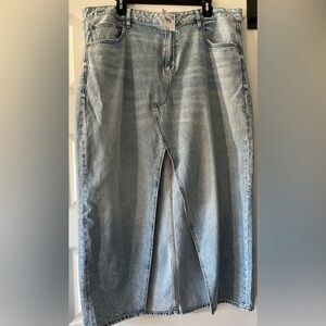 American Eagle Denim Low-Rise Maxi Skirt